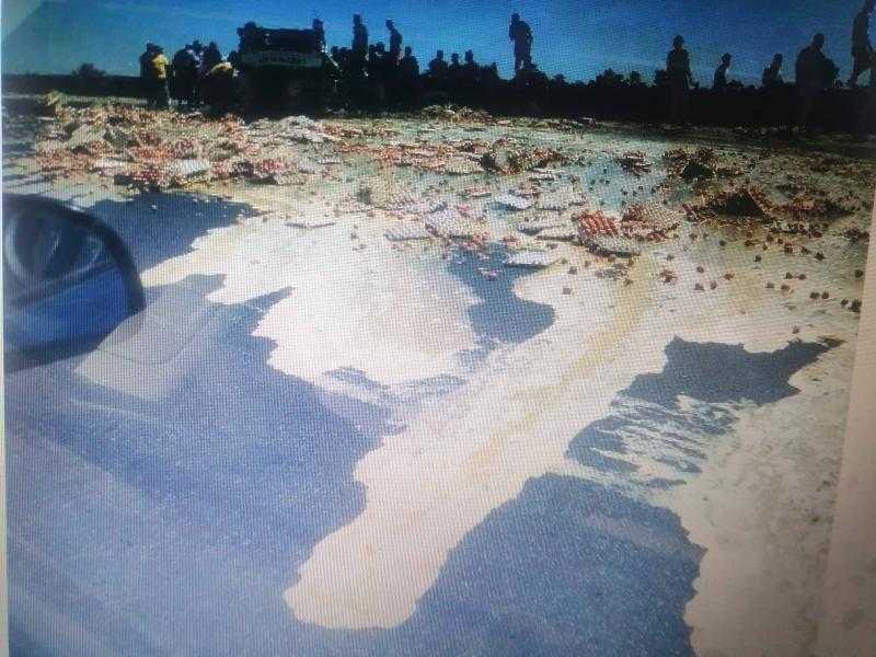 انقلاب سيارة محملة بـ «بيض المائدة» على الدائري الإقليمي ببنها