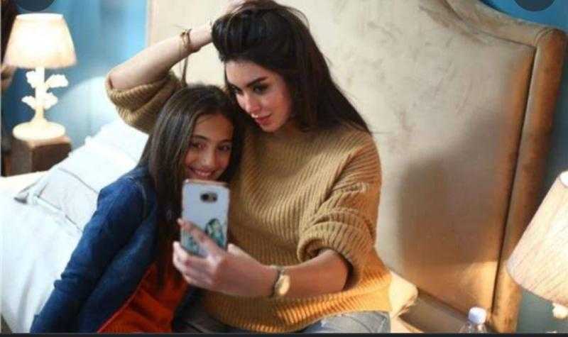 حقيقة ظهور ياسمين صبري مع ابنتها