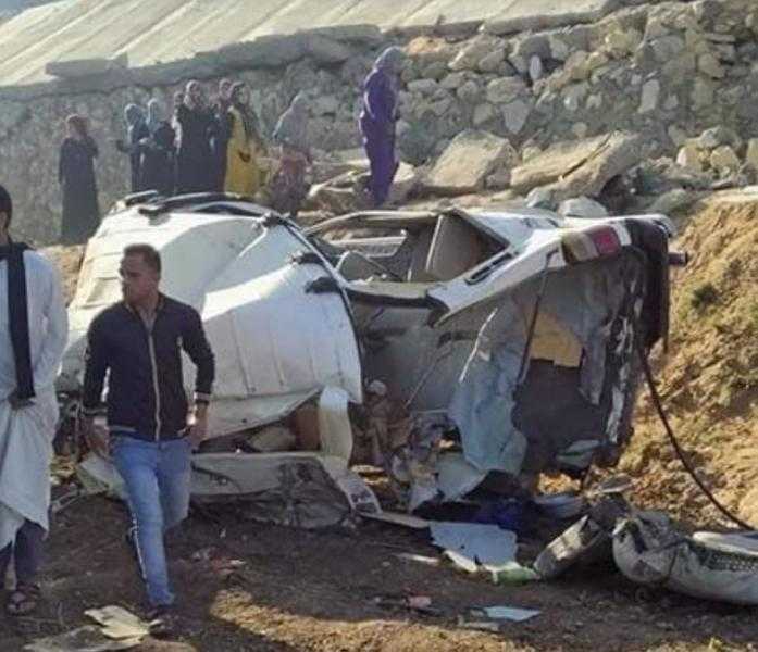 إصابة 6 أشخاص فى انقلاب سيارة ميكروباص أعلى الطريق الإقليمى بالجيزة