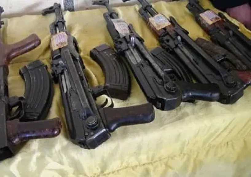حبس 3 متهمين بإدارة ورشة لتصنيع الأسلحة النارية والبيضاء في البحيرة