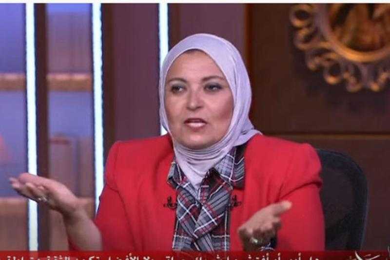 هبة قطب: «الأولى أن الست تتزين لزوجها وتدلعه»