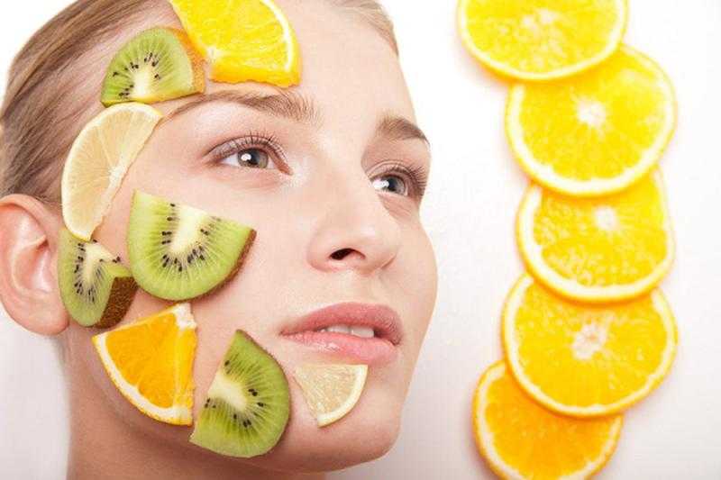 4 ماسكات طبيعية من الفواكه للعناية بالبشرة