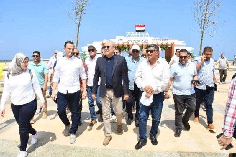 وزير الإسكان يتفقد نماذج الوحدات والفيلات التي تم تأثيثها بمدينة المنصورة الجديدة