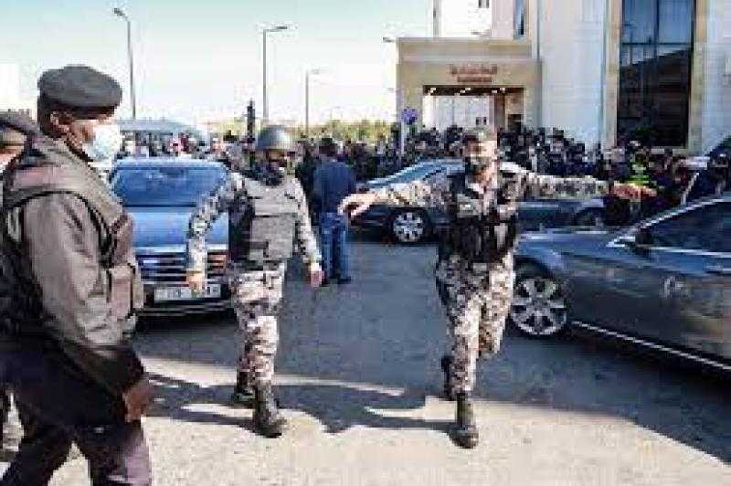 مسلحون ملثمون يغتالون ضابطًا في مكافحة المخدرات بالعراق
