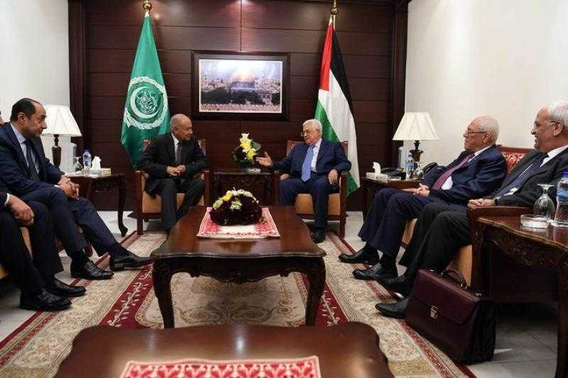 محمود عباس يستقبل الأمين العام لجامعة الدول العربية في القاهرة