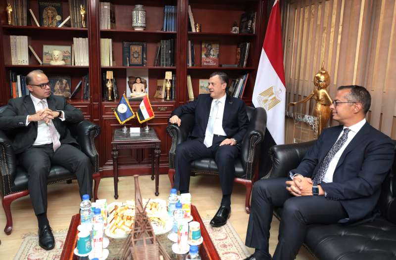 وزير السياحة والآثار