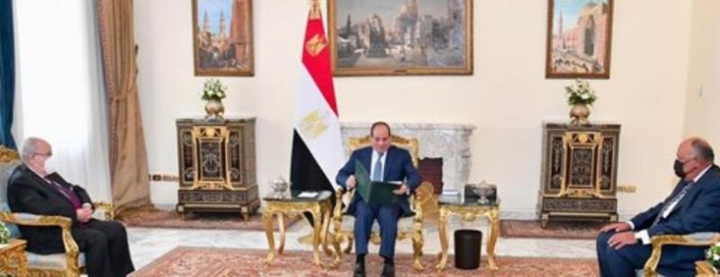 الرئيس السيسي يتسلم دعوة من نظيره الجزائري للمشاركة في القمة العربية