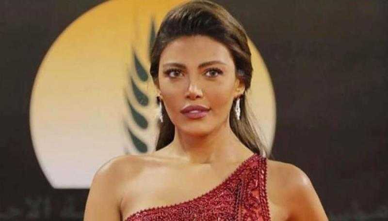 ريهام حجاج تهنئ أحمد عبدالعاطي منتج «طير بينا يا قلبي» على طرح مسلسله قريبا