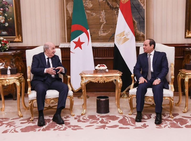 السيسي يتسلم رسالة من الرئيس الجزائري