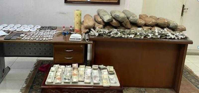 ضبط تشكيل عصابي بحوزته 197 ألف جنيه مزورة بأوسيم