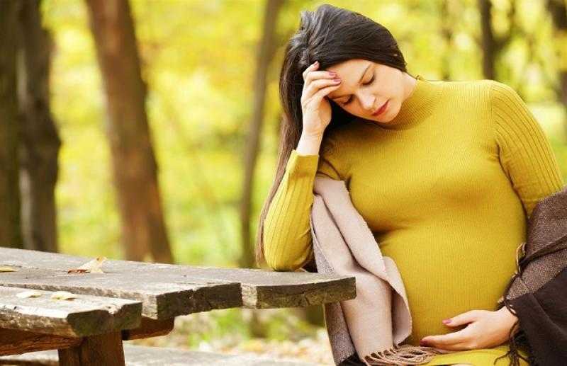 استشاري طب نفسي: 20% من السيدات بالمجتمعات المتوسطة يعانوا من اكتئاب الحمل والولادة «فيديو»