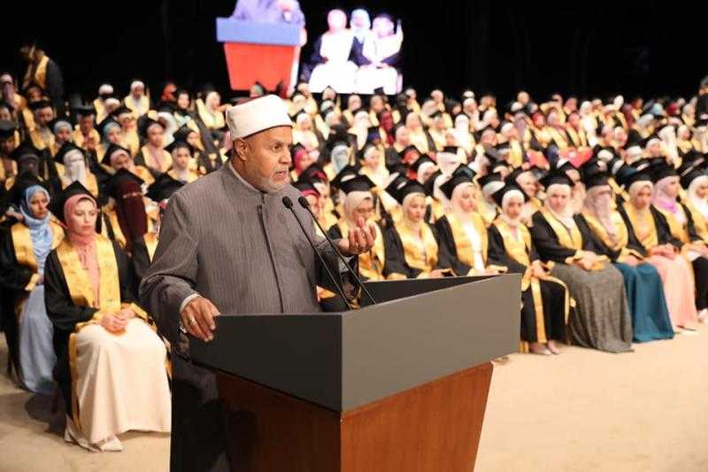 الأمير: الأزاهرة متميزون في علوم الطب على مر العصور