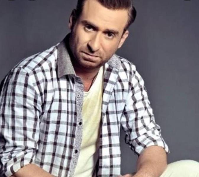 على ”الريد كاربت”.. نضال الشافعي يقدم مهرجان القاهرة الدولي