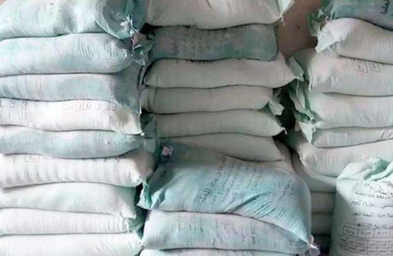 ضبط 12 طن مواد غذائية قبل بيعها بالسوق السوداء في الجيزة