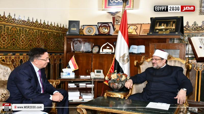 وزير الأوقاف خلال اللقاء