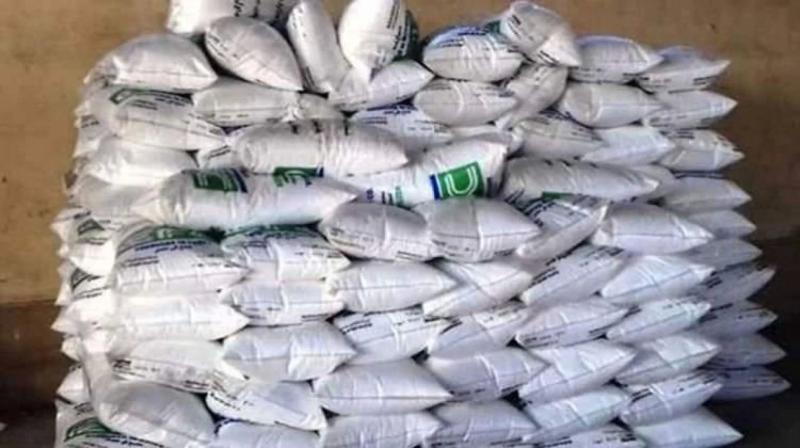 ضبط سيارة محملة بـ 50 جوال يوريا مدعم قبل بيعها بالسوق السوداء في البحيرة