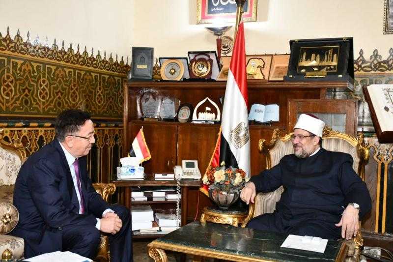«وزير الأوقاف» يبحث استعدادات مؤتمر زعماء الأديان بكازاخستان