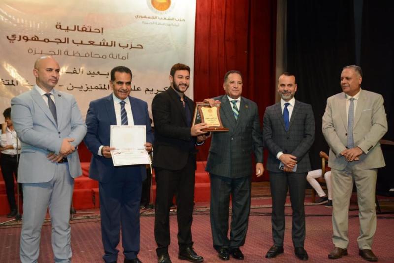  أبوهميلة يدعو الأحزاب ومنظمات المجتمع المدني للدفاع عن المشروعات القومية 