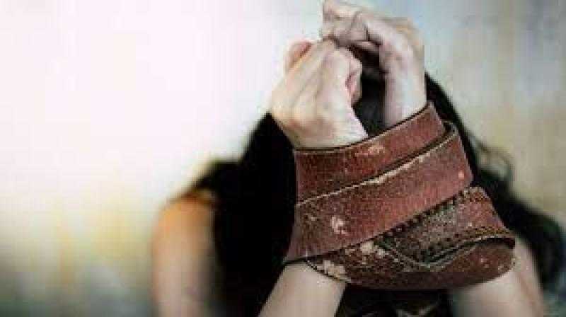 امرأة إسبانية تذبح والدتها المسنة