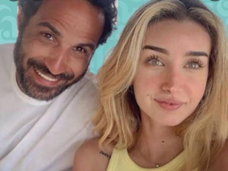 بطريقة رومانسية.. أحمد فهمي يغازل هنا الزاهد