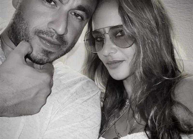 انفصال نيللي كريم عن هشام عاشور يُشعل مواقع التواصل.. ما الحقيقة؟