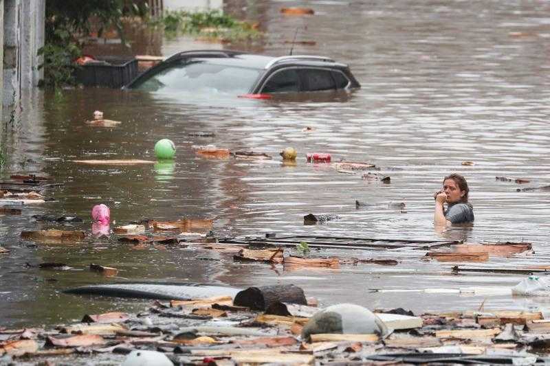 وفاة 40 شخصًا على الأقل فيضانات مفاجئة وانهيارات أرضية في نيبال