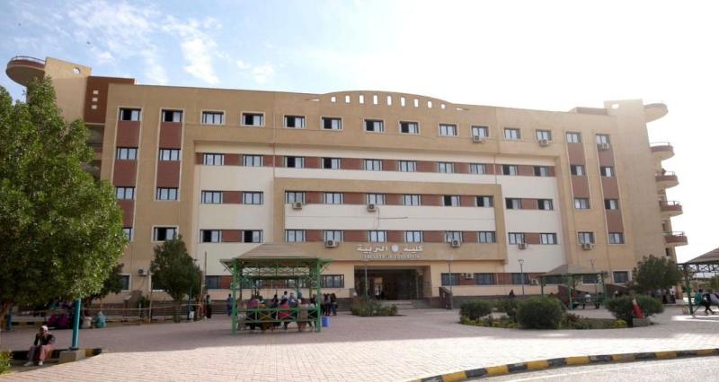 بدء الدراسة ببرنامج شعبة معلم الكمبيوتر وتكنولوجيا المعلومات بتربية سوهاج 