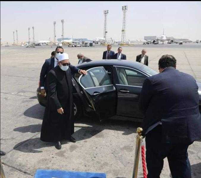 شيخ الأزهر يغادر القاهرة متوجهًا إلى العاصمة الكازاخية نور سلطان