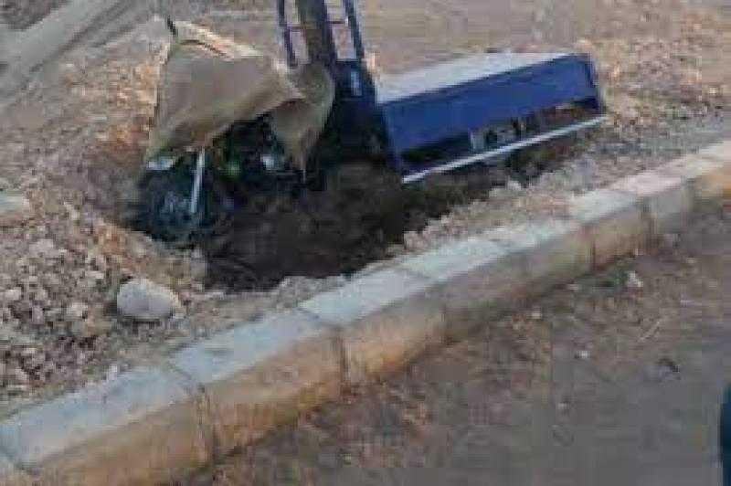 إصابة 5 عمال بحادث تصادم تروسيكل بحائط خرساني بأسيوط الغربي ـ الفيوم