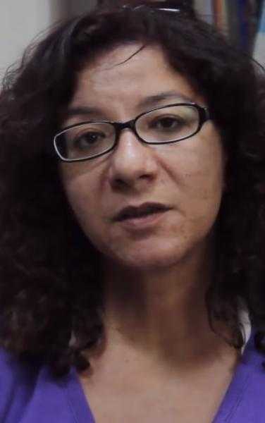 الإدارية العليا: منى البرنس دعت طلابها لمستقبل مظلم باتخاذها الرقص شعارا لها