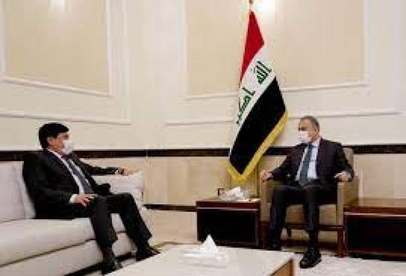 مصطفى الكاظمي مع سفير إسبانيا لدي العراق