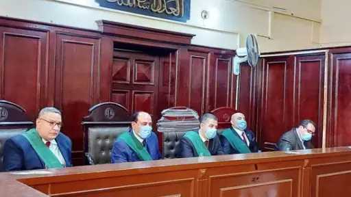 المؤبد لـ“تاجر مخدرات” و15 عامًا لـحدث في قضية... المؤبد لـ“تاجر مخدرات” و15 عامًا لـحدث في قضية اتجار بالإسماعيلية