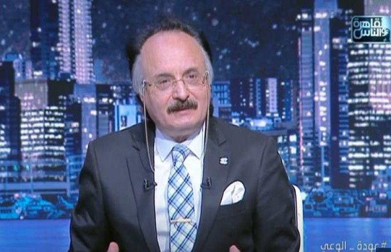 «الأيام الحلوة جاية».. رسالة طمأنة من طبيب الفنانة شيرين لجمهورها «فيديو»