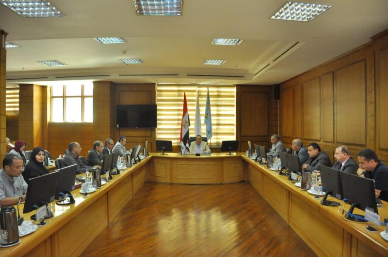رئيس جامعة كفرالشيخ يؤكد متابعة تطبيق الإجراءات الكاملة لترشيد الإنفاق واستهلاك الكهرباء