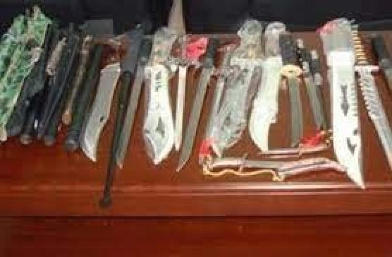 حبس شخصين لاتهامها بإدارة ورشة لتصنيع الأسلحة البيضاء في الأميرية