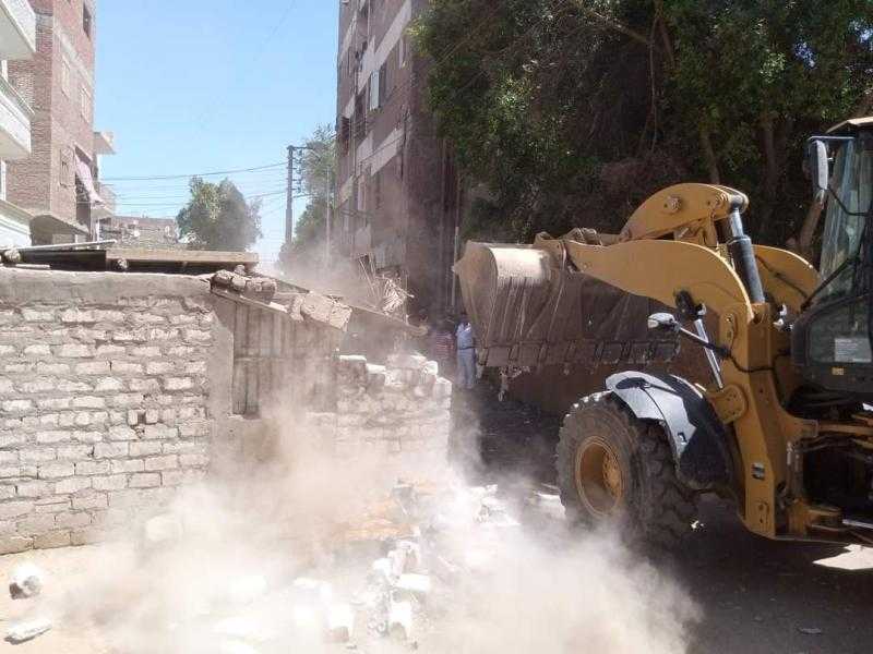 محلي دشنا يشن حملات مكبرة على البناء بدون ترخيص