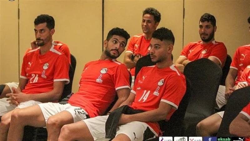 فيتوريا يجتمع باللاعبين قبل انطلاق المران الأول للمنتخب