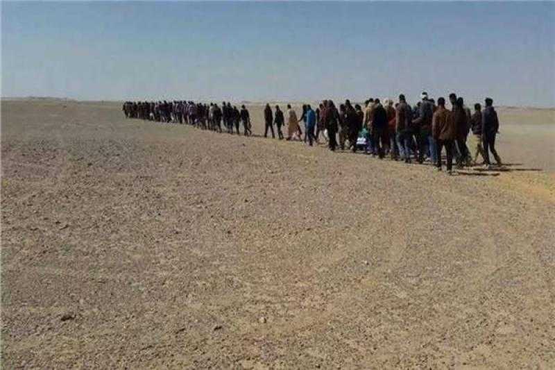 اليوم.. محاكمة 13 متهما بتهريب المهاجرين عبر الدروب الصحراوية الليبية