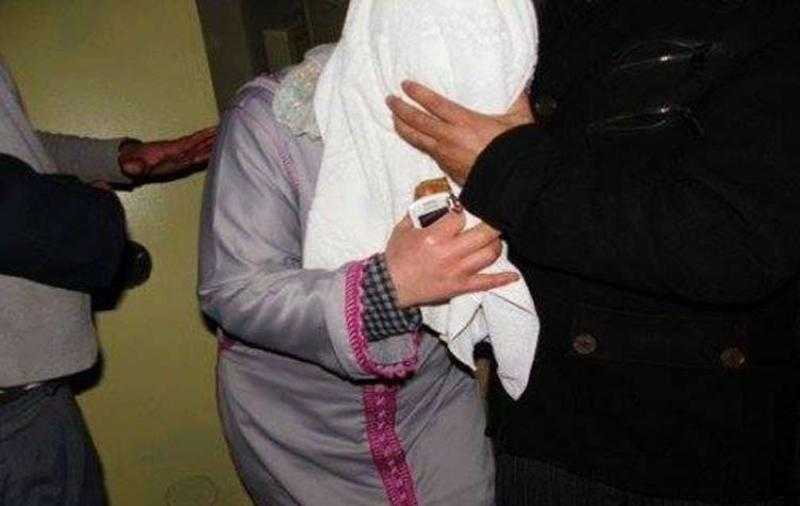 بدلة رقص وعلبة سجائر.. تفاصيل خيانة سيدة لزوجها في (أوضة نومه)