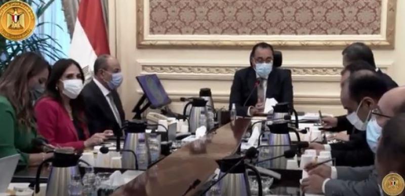 شاهد.. اجتماع مدبولي مع وزيري السياحة والطيران لمتابعة إجراءات تنشيط السياحة الوافدة «فيديو»