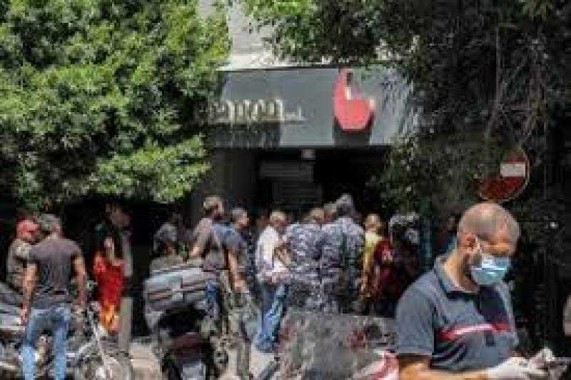 محاولة اقتحام ثانية في أحد البنوك بـ لبنان.. اعرف التفاصيل