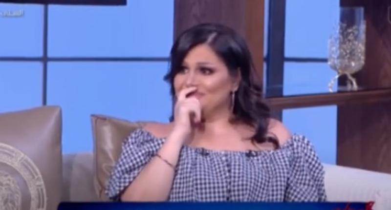 شاهد.. وعد البحري تبكي على الهواء: «استخبيت في البيت 3 سنين»