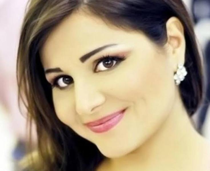 نوبة بكاء على الهواء مباشرة مع مفيدة شيحة.. تفاصيل