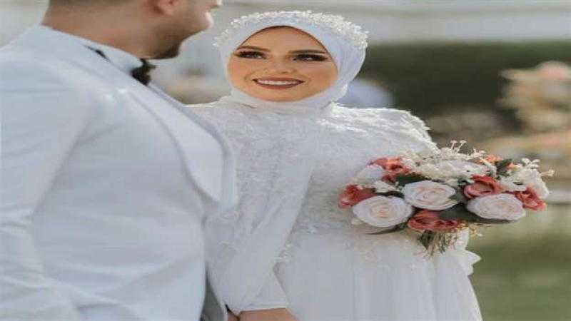 الأزمة تتصاعد.. عزل المأذون الذي منح دفتره لزوجة البلوجر أحمد إبراهيم «فيديو»