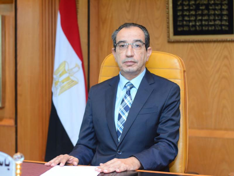 الدكتور ياسر حتاته رئيس جامعة الفيوم