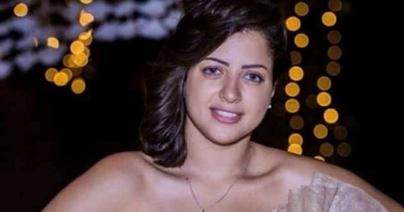 منى فاروق 
