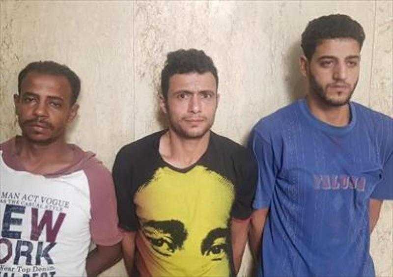 انتهكوا حرمة الموتى.. حبس 3 مسجلين خطر بتهمة سرقة أبواب المقابر بالغربية