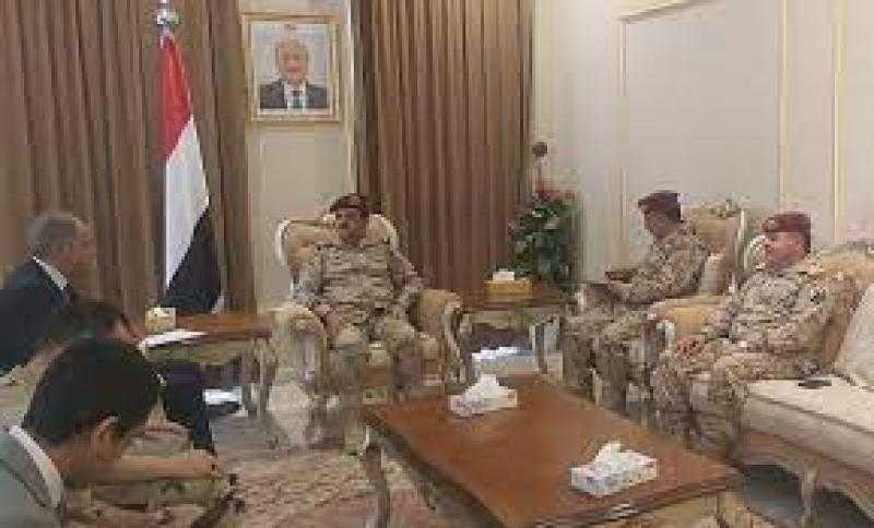 وزير الدفاع اليمني يشيد بالدور المصري الداعم لليمن