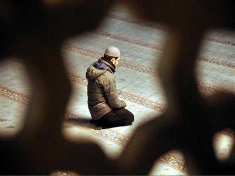 حكم صلاة 4 ركعات بعد صلاة الجمعة.. الأزهر يوضح