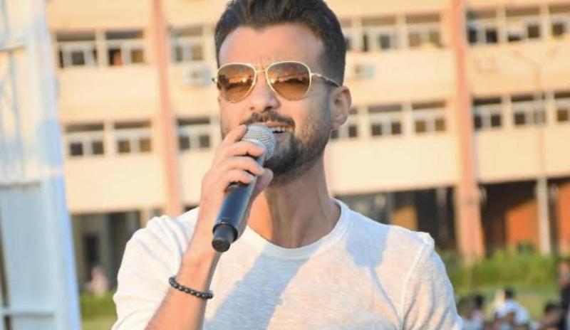 هيثم شاكر يتصدر محركات البحث بعد إعلانه تفاصيل إصابته بالسرطان